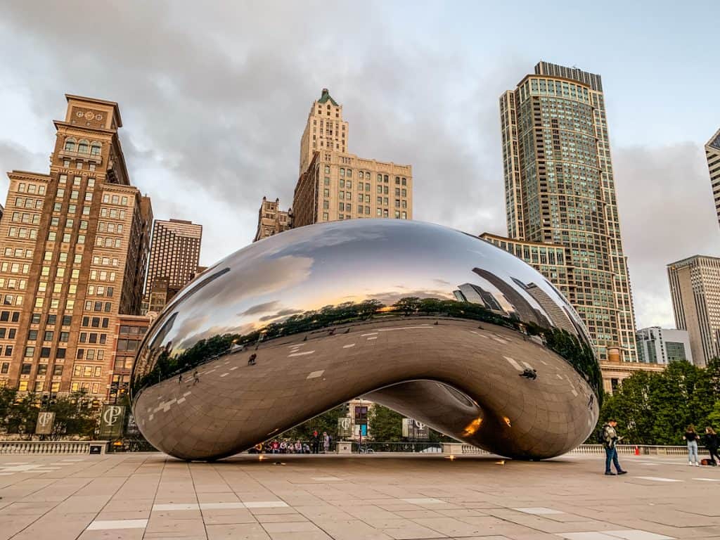 American in Pictures- famous US national monuments - The Bean Cloud Gate